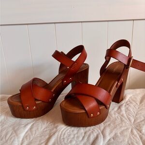 Limelight 70s inspired Brown Genuine Leather Platform Sandals